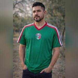 Icon Sports Mexico Soccer Jersey Green Short Sleeve V-Neck Men Large